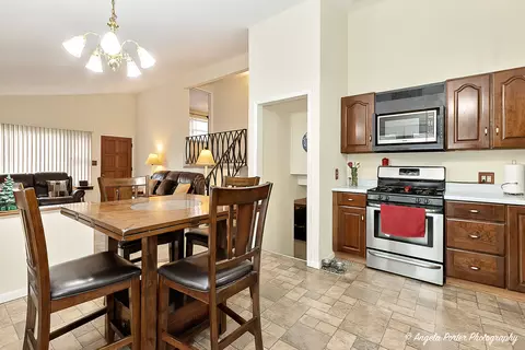 4214 Prairie Ave, Mchenry, IL 60050 photo 6