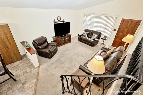 4214 Prairie Ave, Mchenry, IL 60050 photo 9