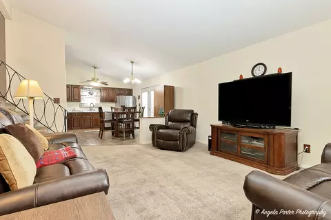 4214 Prairie Ave, Mchenry, IL 60050 photo 4