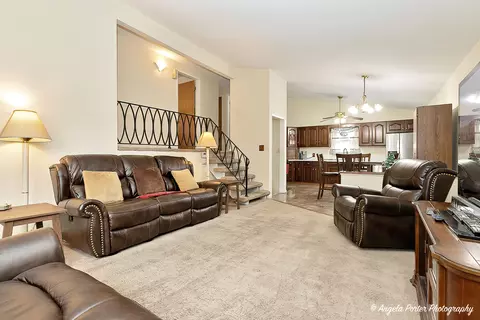 4214 Prairie Ave, Mchenry, IL 60050 photo 3