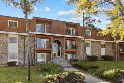555 Heritage Dr #216, Hoffman Estates, IL 60169