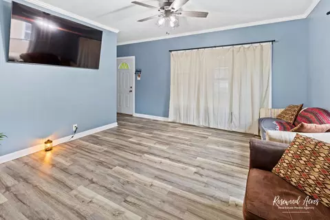 Living - 375 S Elm Ave, Kankakee, IL 60901 photo 1 of 2