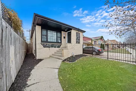 3944 W 83rd St, Chicago, IL 60652