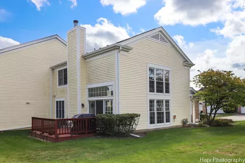 Exterior - 4800 Turnberry Dr, Hoffman Estates, IL 60010 photo 4 of 5