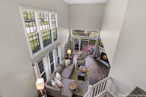 Living - 4800 Turnberry Dr, Hoffman Estates, IL 60010 photo 3 of 3
