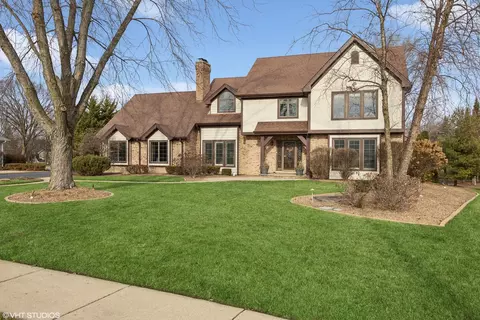 10482 Williamsburg Trl, Frankfort, IL 60423