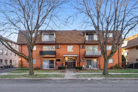 10530 Parkside Ave #8, Chicago Ridge, IL 60415