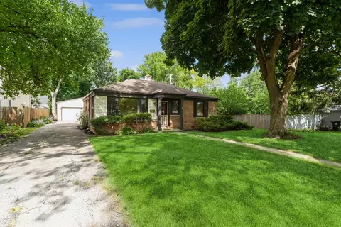 20 S Ashland Ave, Palatine, IL 60074