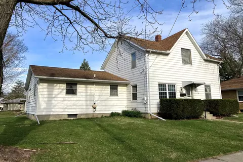 401 Ash Ave, Morrison, IL 61270