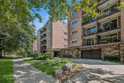 2001 Sherman Ave #101, Evanston, IL 60201