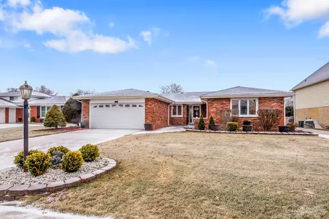 9 S323 Florence Ave, Downers Grove, IL 60516