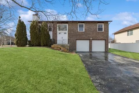 1650 Chesapeake Dr, Hoffman Estates, IL 60192
