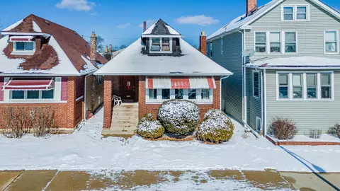 5152 W Warwick Ave, Chicago, IL 60641