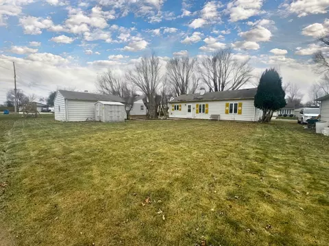 Exterior - 1412 Cherokee Ln, Ottawa, IL 61350 photo 2 of 3