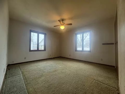 Bedroom - 1412 Cherokee Ln, Ottawa, IL 61350 photo 2 of 3