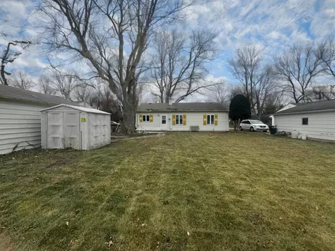 Exterior - 1412 Cherokee Ln, Ottawa, IL 61350 photo 3 of 3