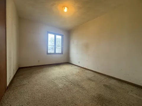 Bedroom - 1412 Cherokee Ln, Ottawa, IL 61350 photo 3 of 3