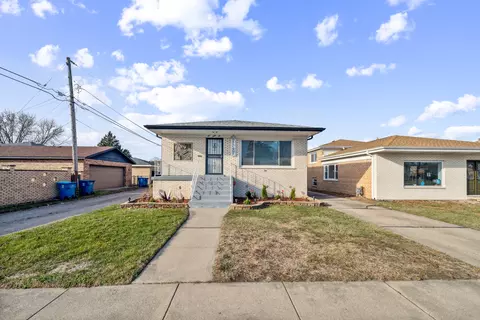 562 Escanaba Ave, Calumet City, IL 60409