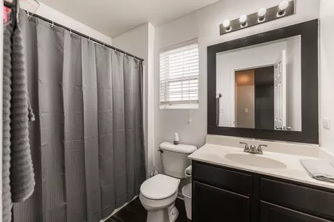 Bath - 52 E Clover Ave, Cortland, IL 60112 photo 3 of 3