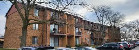 621 N Briar Hill Ln #6, Addison, IL 60101