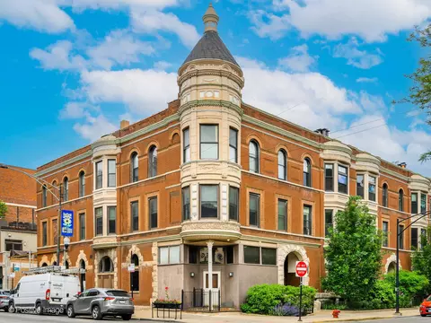 2000 N Clifton Ave #A, Chicago, IL 60614