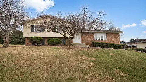 216 Fox Trot Ln, Dixon, IL 61021