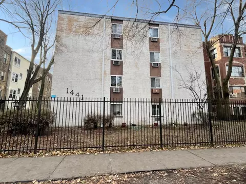 1441 W Farwell Ave #3E, Chicago, IL 60626