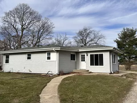 222 E Brown St, Earlville, IL 60518