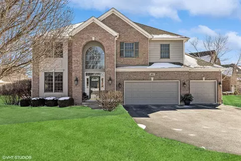 501 Clover Dr, Algonquin, IL 60102
