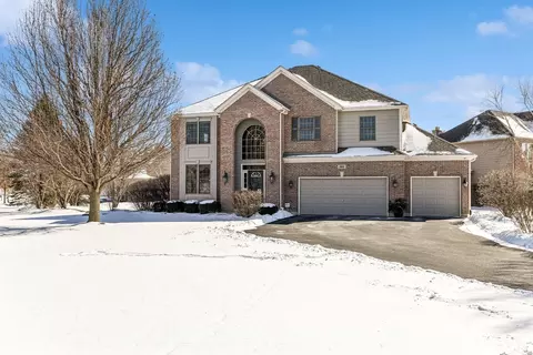 501 Clover Dr, Algonquin, IL 60102 photo 3