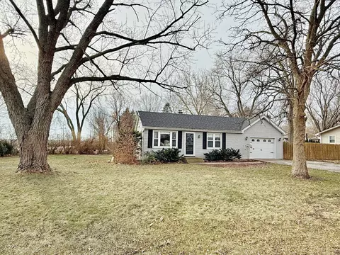 42 W515 Star Ln, Sugar Grove, IL 60554