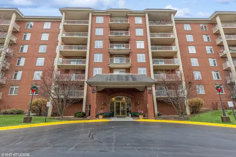 8300 Callie Ave #214, Morton Grove, IL 60053