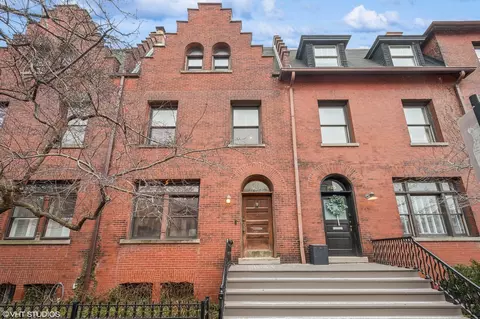 923 W Fullerton Ave, Chicago, IL 60614