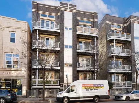 3553 W Montrose Ave #4E, Chicago, IL 60618