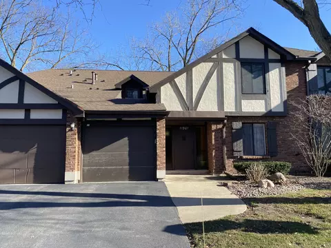 11301 Sycamore Ln #64D, Palos Hills, IL 60465