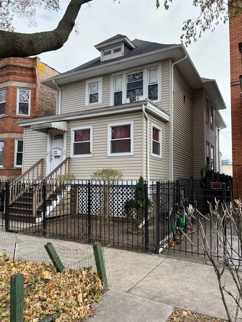 4717 N Bernard St, Chicago, IL 60625