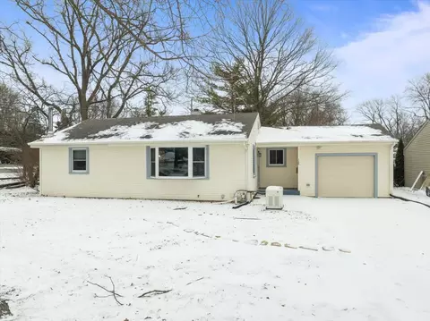 1100 Crescent Ln, Normal, IL 61761