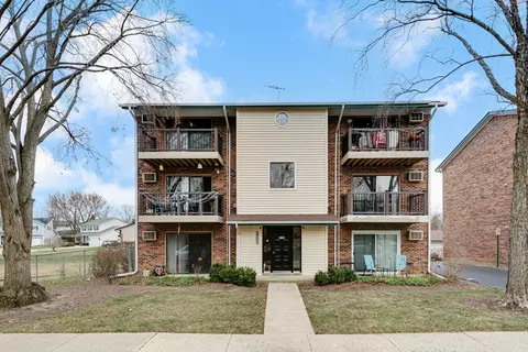 2701 Northcreek Dr #5, Woodridge, IL 60517