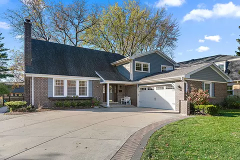 807 E Waverly Dr, Arlington Heights, IL 60004