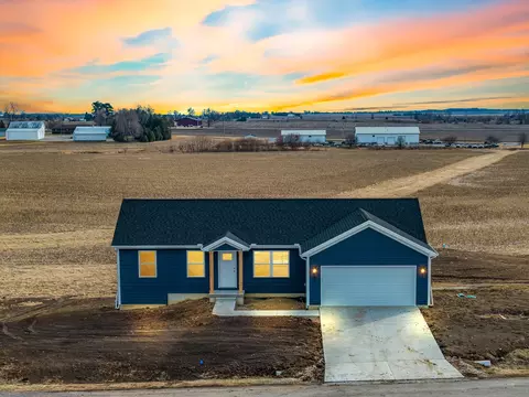 507 Maitland Dr, Carlock, IL 61725