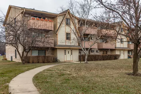 21 Cedar Ct #5, Vernon Hills, IL 60061
