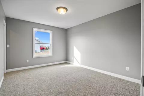 Bedroom - 505 Maitland Dr, Carlock, IL 61725 photo 5 of 7
