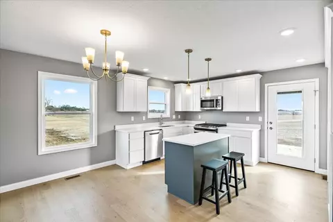 Kitchen - 505 Maitland Dr, Carlock, IL 61725 photo 2 of 2