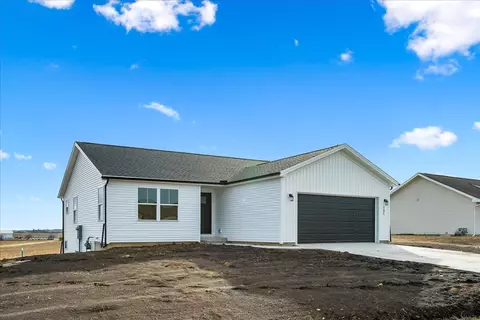 Exterior - 505 Maitland Dr, Carlock, IL 61725 photo 3 of 5