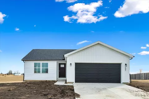 Exterior - 505 Maitland Dr, Carlock, IL 61725 photo 2 of 5