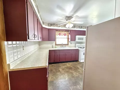 Kitchen - 665 W Blue St, Sheldon, IL 60966 photo 1 of 2