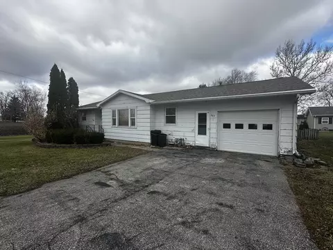 665 W Blue St, Sheldon, IL 60966