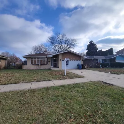 9909 Menard Ave, Oak Lawn, IL 60453
