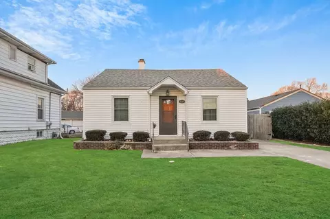 1719 Clement St, Crest Hill, IL 60403