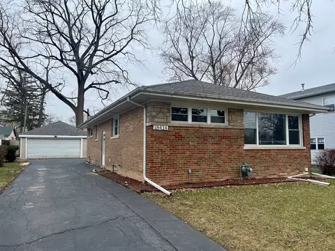 18414 Poplar Ave, Homewood, IL 60430